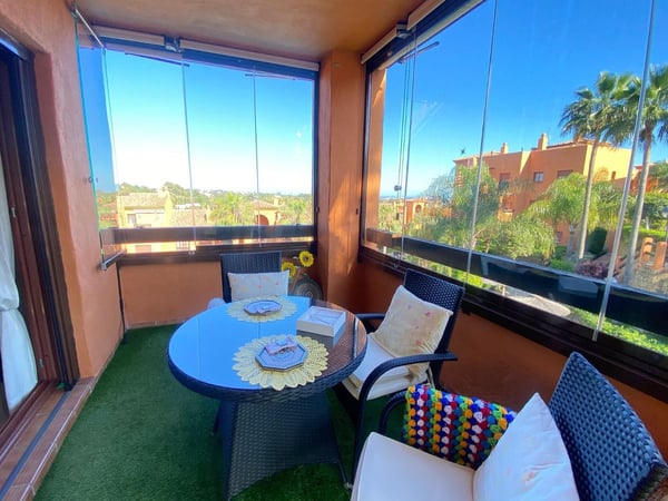 Apartment in Benahavis - view 1