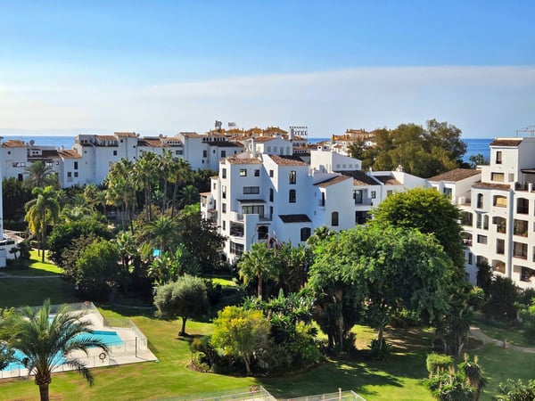 Apartment in Puerto Banus - view 1