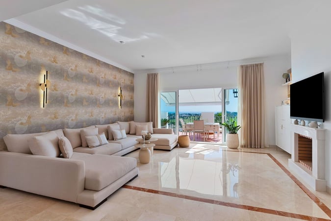 Apartment in El Paraiso - view 1