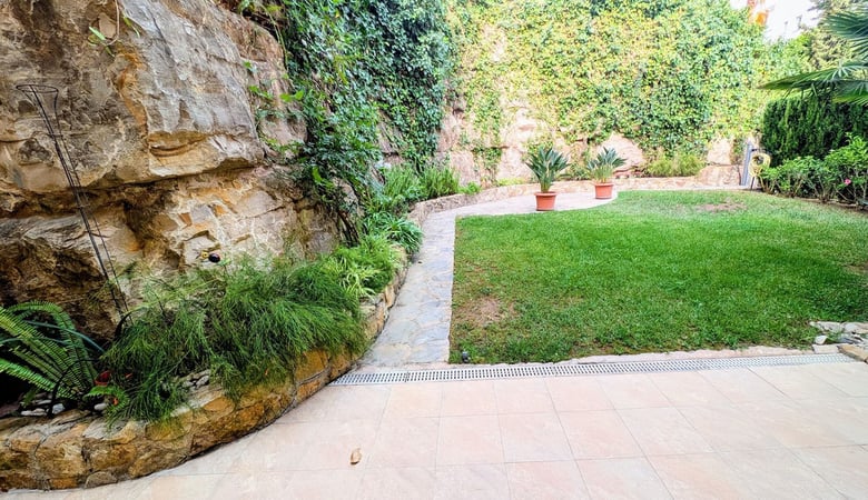 Apartment in Benahavis - view 1