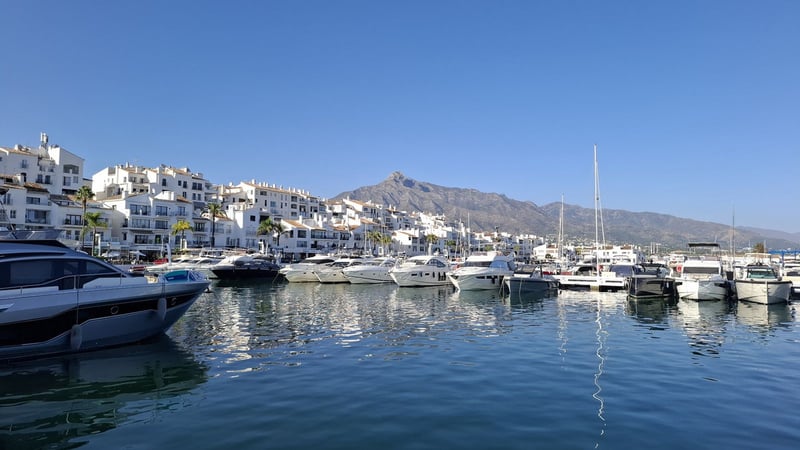 Apartment in Nueva Andalucia - view 1