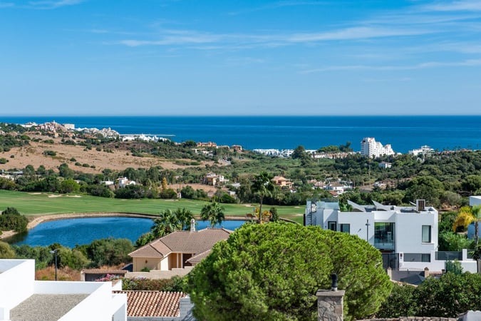 Apartment in Estepona - view 1