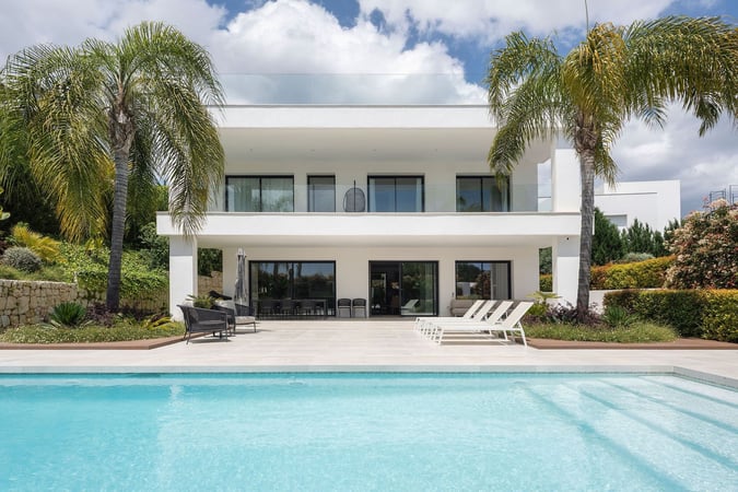 Villa in Nueva Andalucia - view 1
