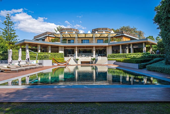 Villa in Guadalmina - view 1