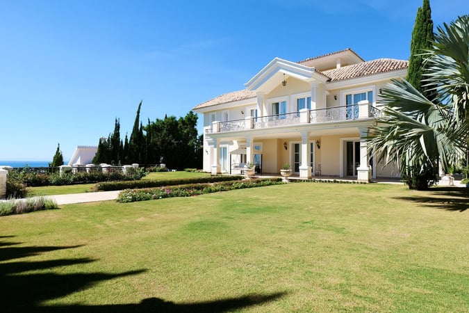Villa in Malaga - view 1