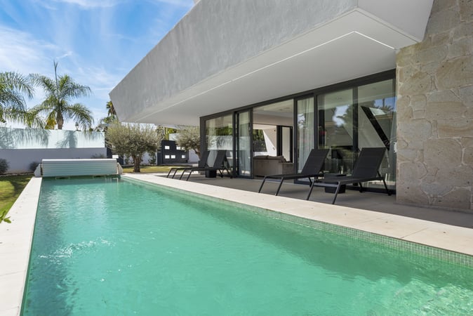 Villa in Nueva Andalucia - view 1