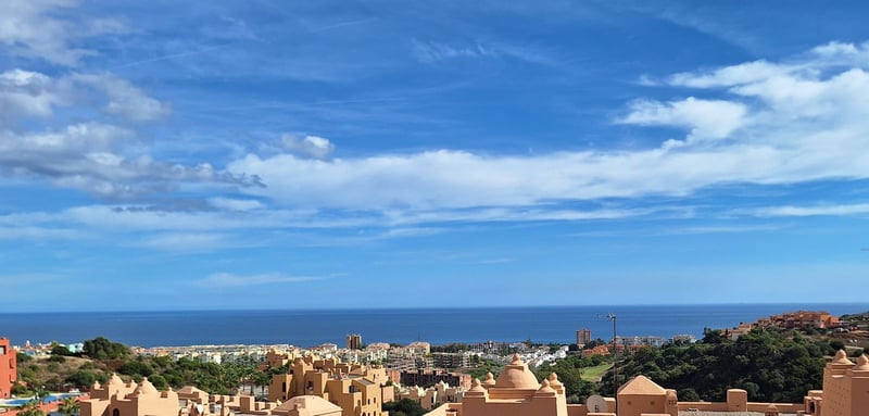 Penthouse in La Duquesa - view 1