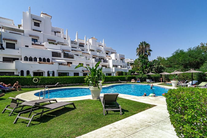 Apartment in Estepona - view 1