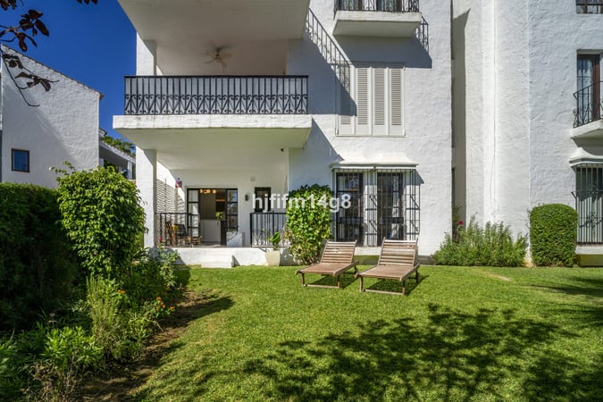 Apartment in Nueva Andalucia - view 1