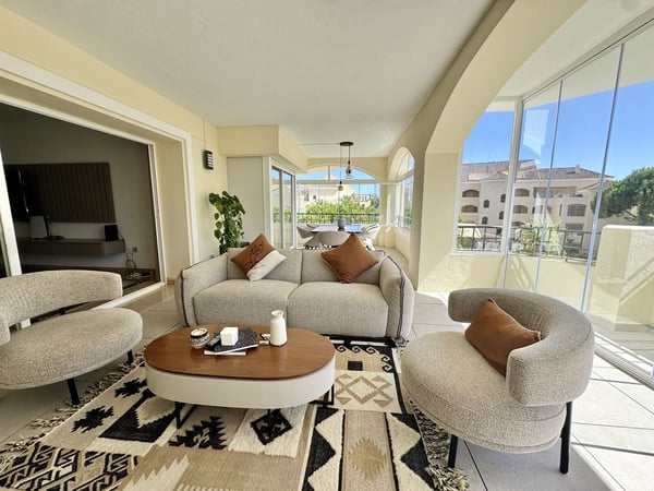 Apartment in Elviria - view 1