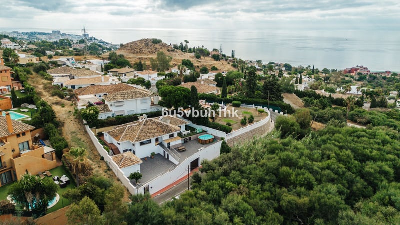 Villa in Benalmadena - view 1