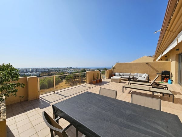 Penthouse in Estepona - view 1