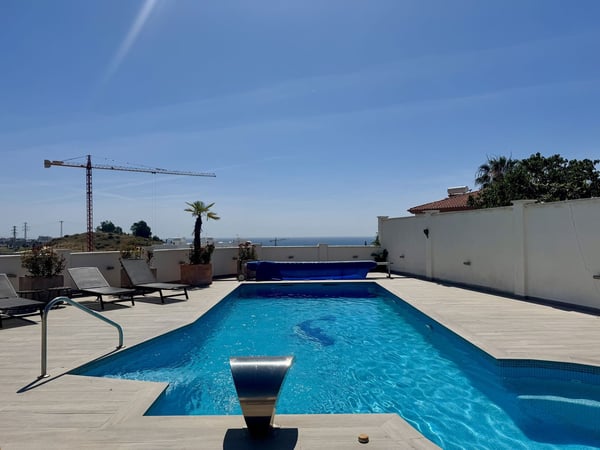Villa in Estepona - view 1