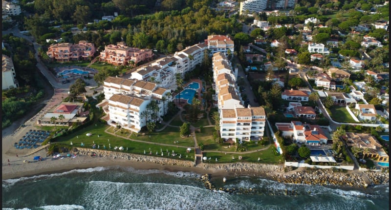 Apartment in Marbella Del Este - view 1