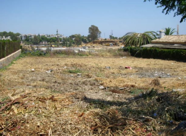 Land in Estepona - view 1