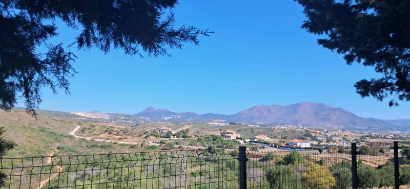 Apartment in La Duquesa - view 1