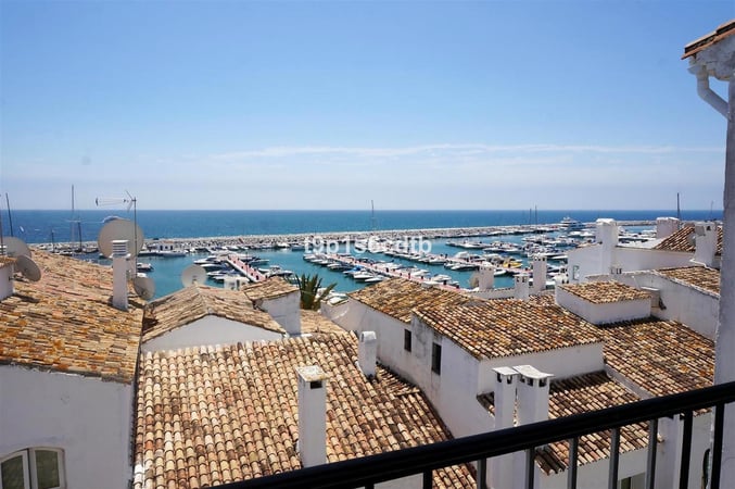 Apartment in Puerto Banus - view 1
