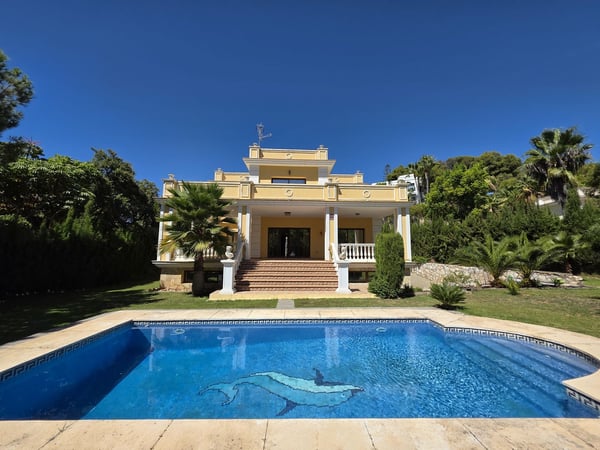 Villa in Artola - view 1