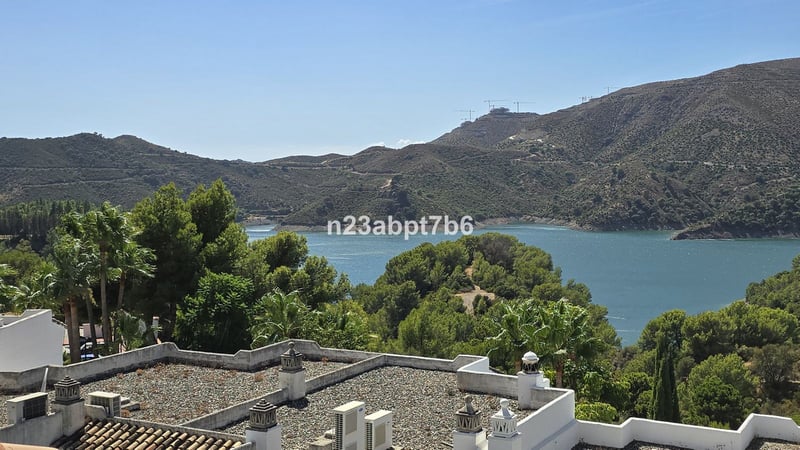 House in Istan - view 1