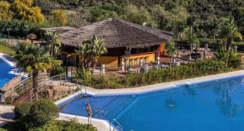 Apartment in Benahavis - view 1