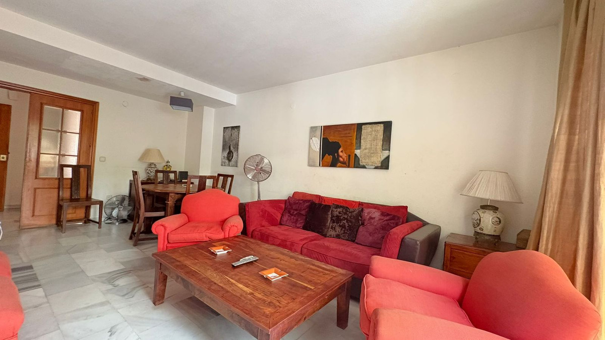 Apartment in Marbella - Image 2