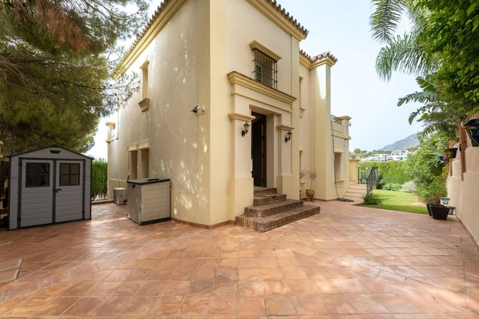Villa in Mijas Costa - view 1