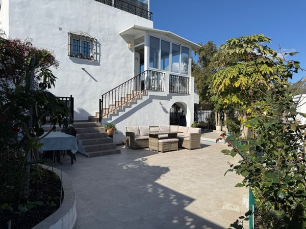 House in Estepona - view 1