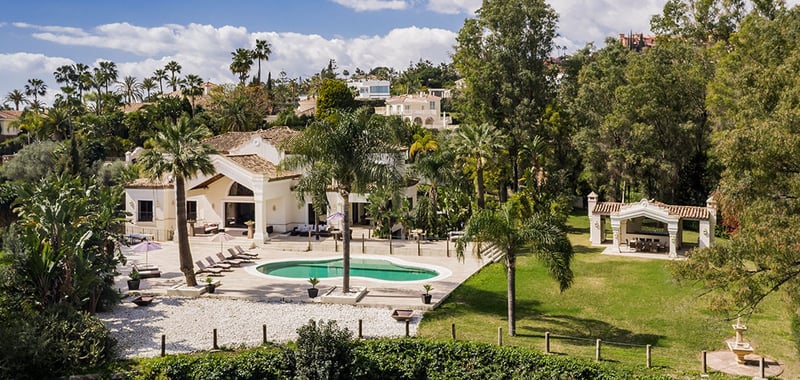 Villa in Nueva Andalucia - view 1