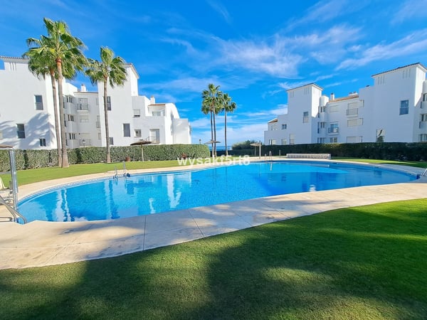 Apartment in La Duquesa - view 1