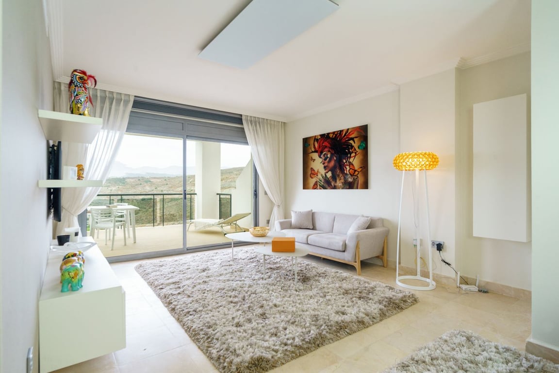 Apartment in Benahavis - Image 3