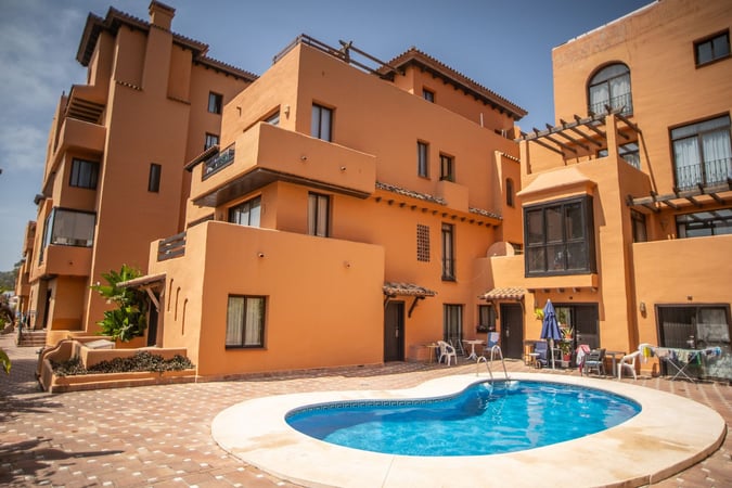 Apartment in El Paraiso - view 1