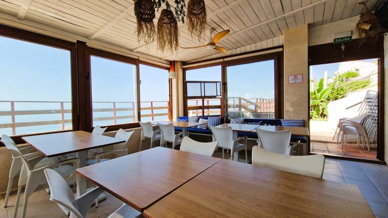 Villa in Estepona - view 1