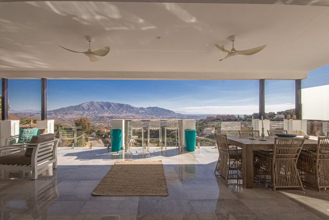 Villa in La Mairena - view 1