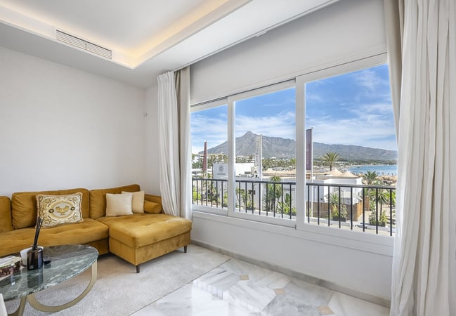 Apartment in Puerto Banus - view 1