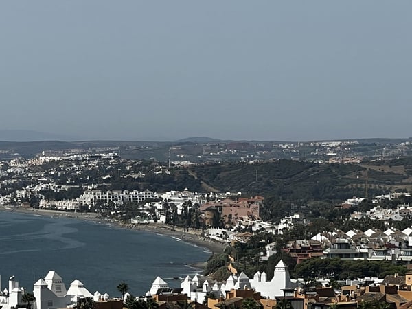 Villa in Estepona - view 1