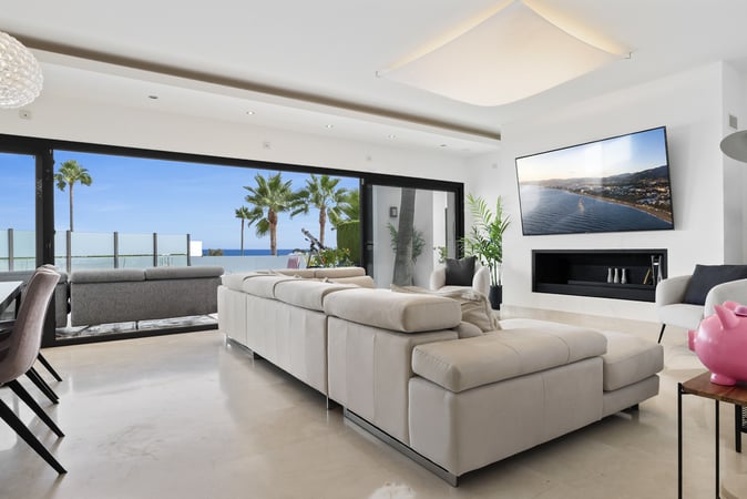 Villa in Benahavis - view 1