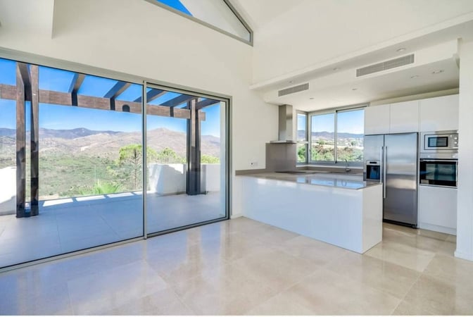 Penthouse in Benahavis - view 1