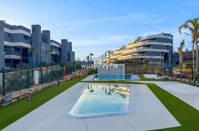 Apartment in Estepona - view 1