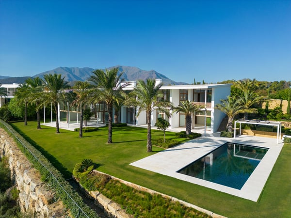 Villa in Casares - view 1