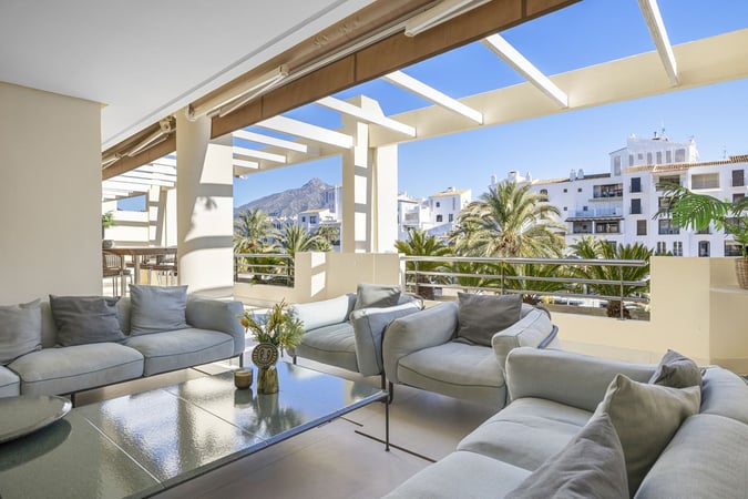 Apartment in Puerto Banus - view 1