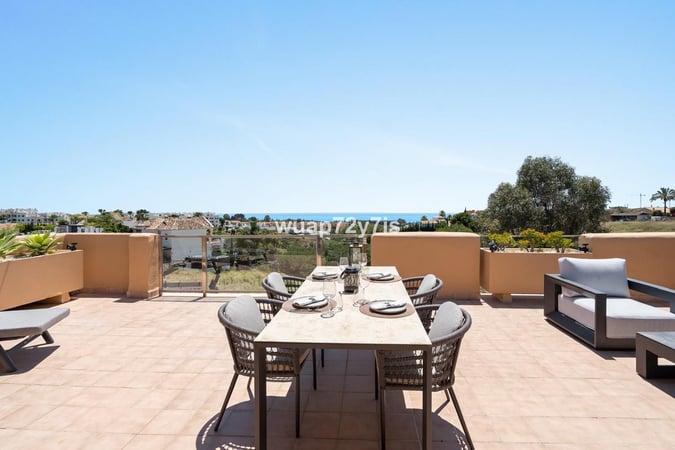 Penthouse in Estepona - view 1