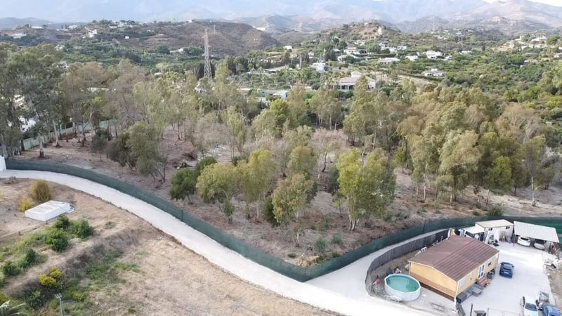 Land in Estepona - view 1