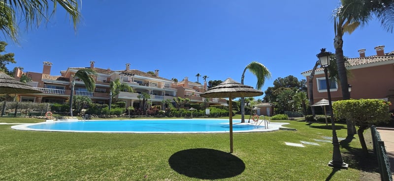 Apartment in Estepona - view 1