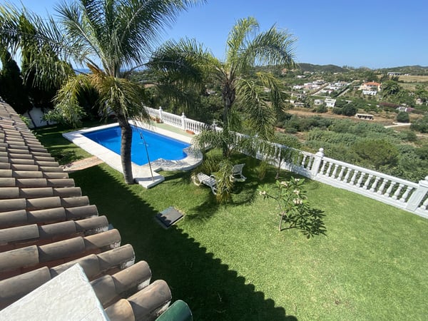 Apartment in Estepona - view 1