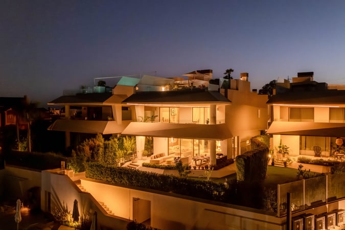 Villa in Nueva Andalucia - view 1