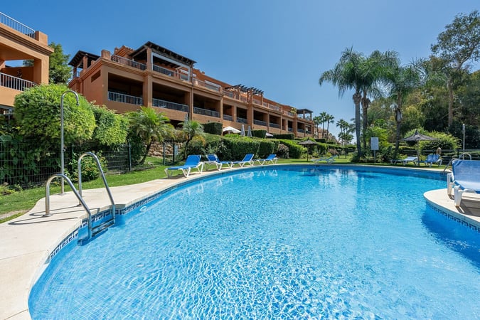 Apartment in Estepona - view 1