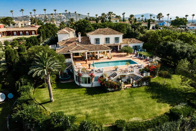 Villa in Sotogrande - view 1