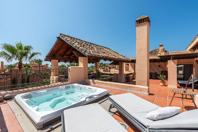 Penthouse in San Pedro de Alcantara - view 1