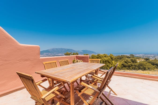 Apartment in La Mairena - view 1