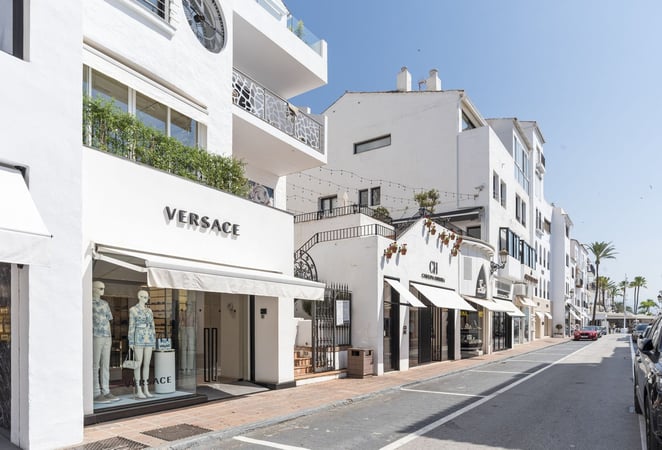 Apartment in Puerto Banus - view 1
